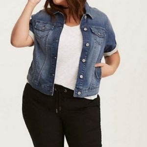 TORRID short sleeve trucker denim jacket